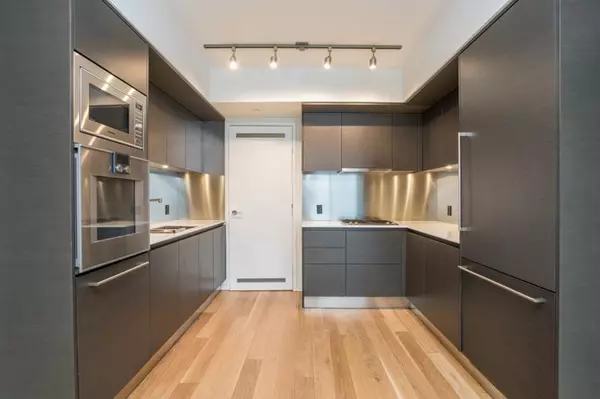 Vancouver, BC V6E 0B3,1151 W Georgia ST #4705