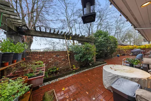 Burnaby, BC V7S 1M7,3401 Curle AVE #203