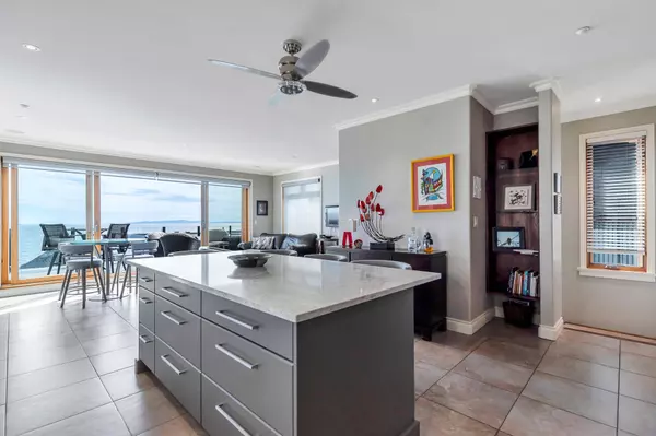 15364 Victoria Avenue ST, White Rock, BC V4B 1H2