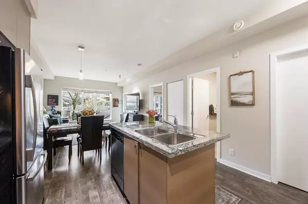 Surrey, BC V4N 6J7,6430 194 ST #206