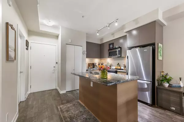 Surrey, BC V4N 6J7,6430 194 ST #206