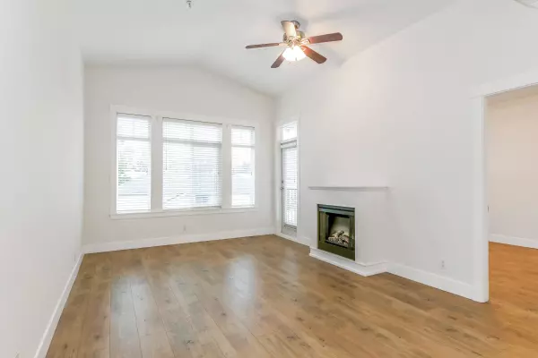 Abbotsford, BC V2S 8R2,33255 Old Yale RD #411