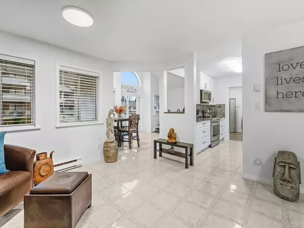 Langley, BC V2Y 1L2,19645 64 AVE #402