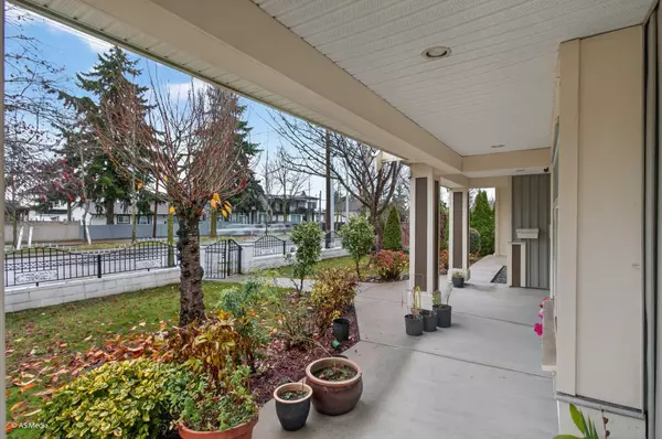 Surrey, BC V3W 2N2,13048 72 AVE