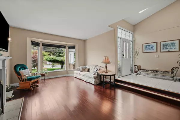 Surrey, BC V3S 7P4,6041 186 ST