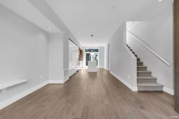 Vancouver, BC V6P 0G1,7478 Granville ST