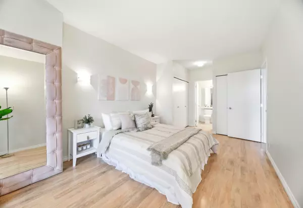 Richmond, BC V6X 3X8,8871 Lansdowne RD #801