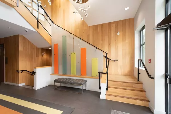 North Vancouver, BC V7M 0C6,733 W 14th ST #417