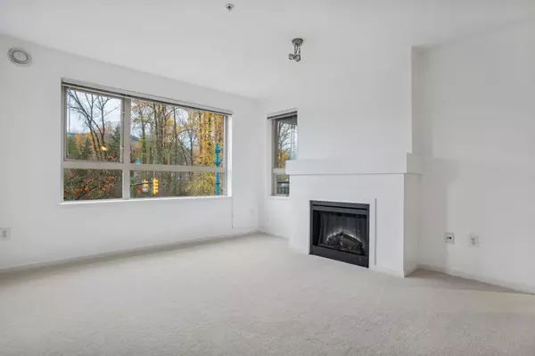 Port Moody, BC V3H 5L3,700 Klahanie DR #206