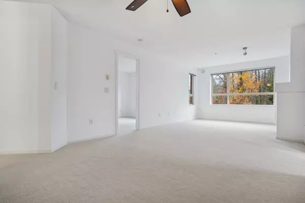 Port Moody, BC V3H 5L3,700 Klahanie DR #206