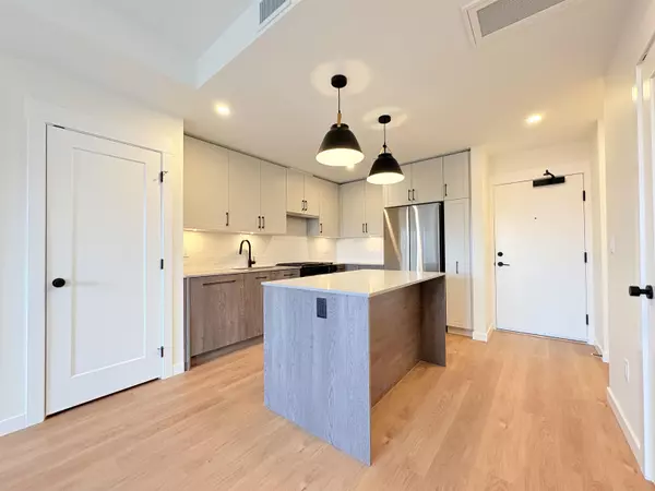 27215 Aldergrove Town Centre DR #203, Langley, BC V4W 0E3