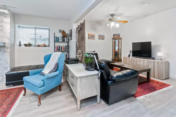 Port Moody, BC V3H 2H9,2133 Hope ST