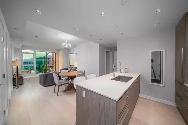 1221 Bidwell ST #1506 Vancouver, BC V6G 0B1