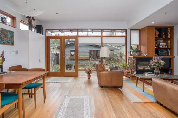 Vancouver, BC V6R 2R2,4436 W 12th AVE