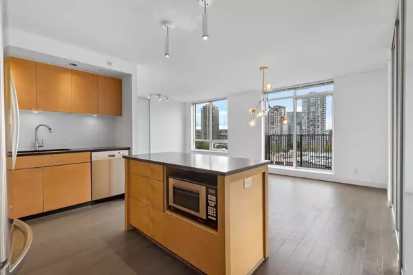 1055 Homer ST #904, Vancouver, BC V6B 1G3