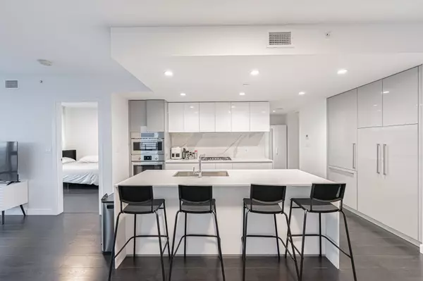 2085 Skyline CT #3406, Burnaby, BC V5C 0M6