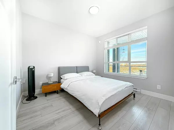 Tsawwassen, BC V4M 0C4,4690 Hawk LN #323