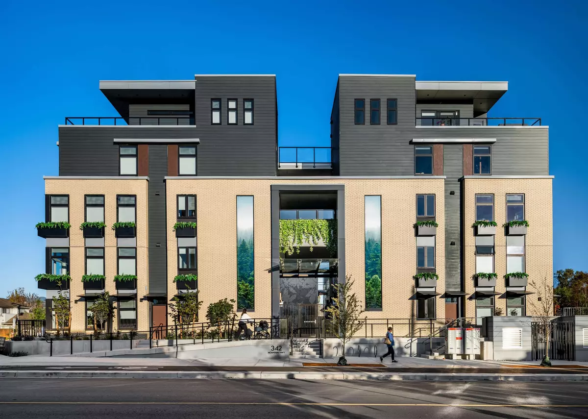 North Vancouver, BC V7J 2K8,342 Mountain HWY #108