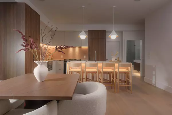 Vancouver, BC V5Y 1Z9,275 W 17th AVE #2