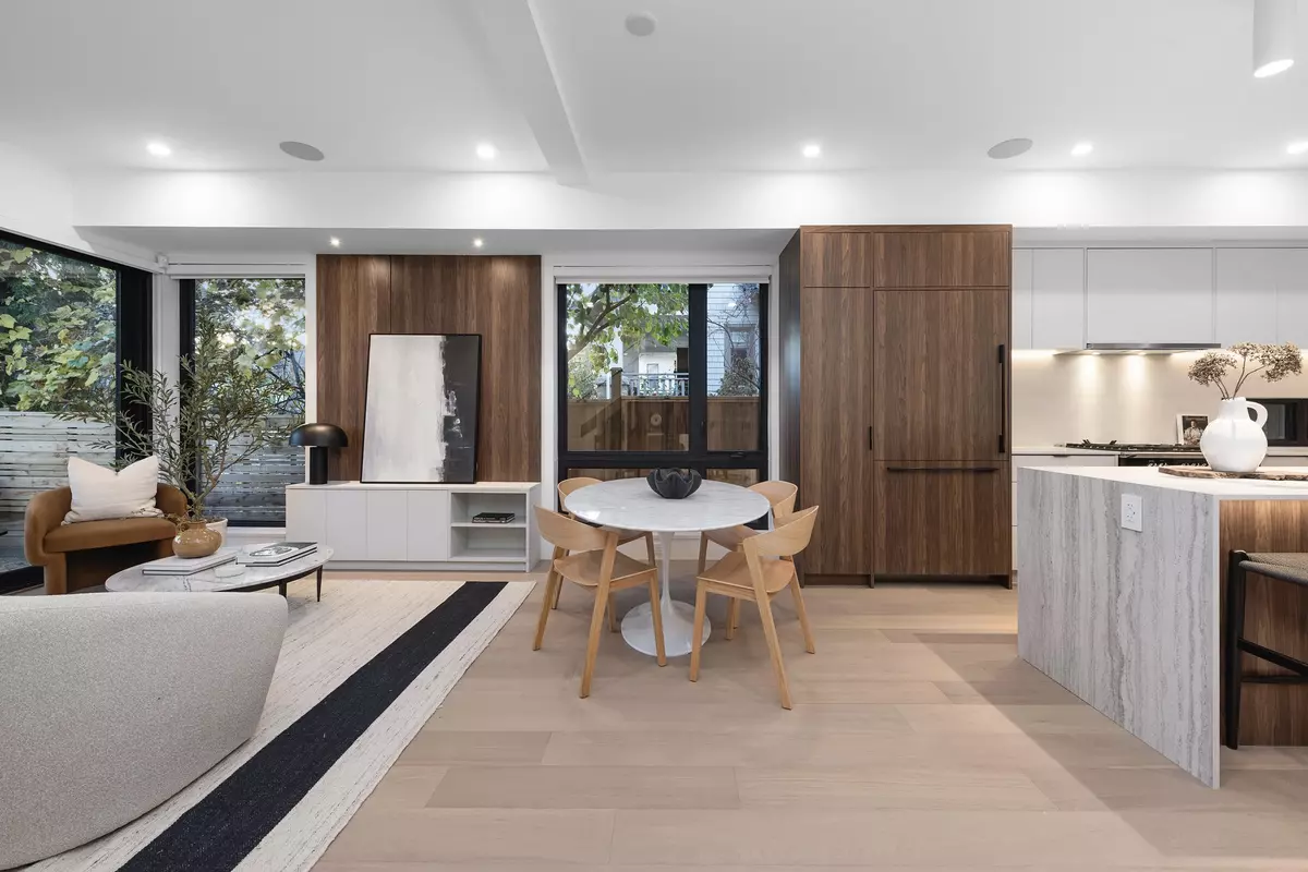 Vancouver, BC V5Y 1Z9,275 W 17th AVE #2