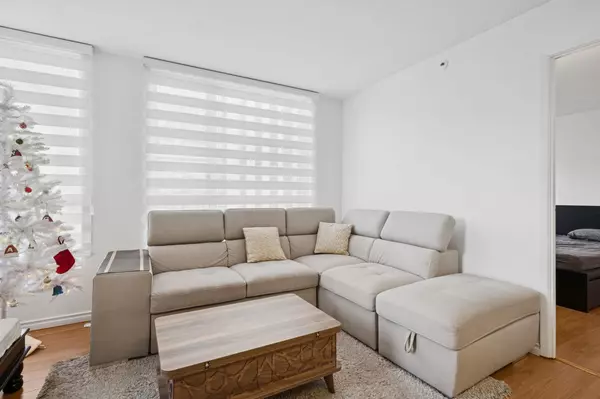 828 Agnes ST #1402 New Westminster, BC V3M 6R4