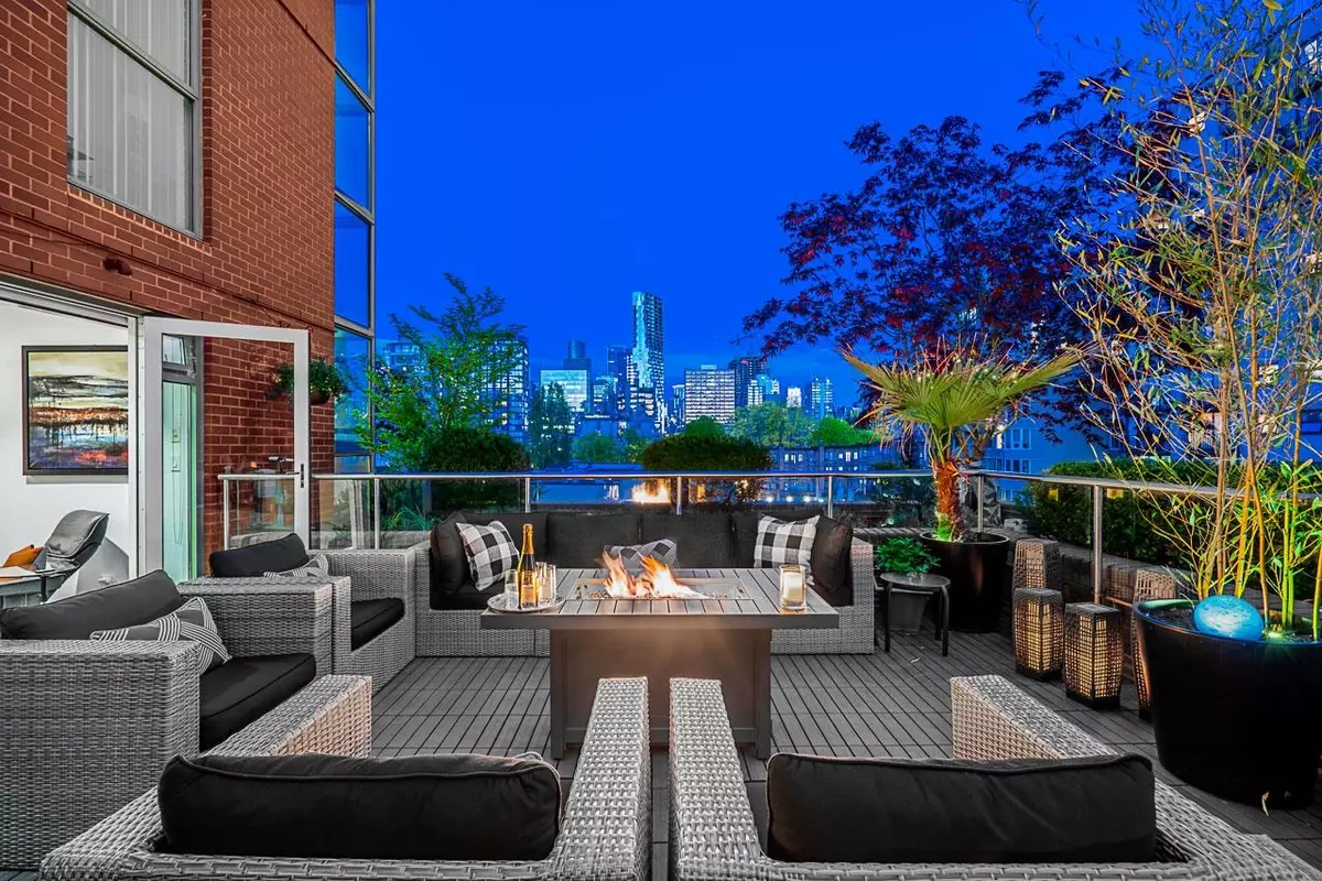 Vancouver, BC V6G 1B3,1888 Alberni ST #602