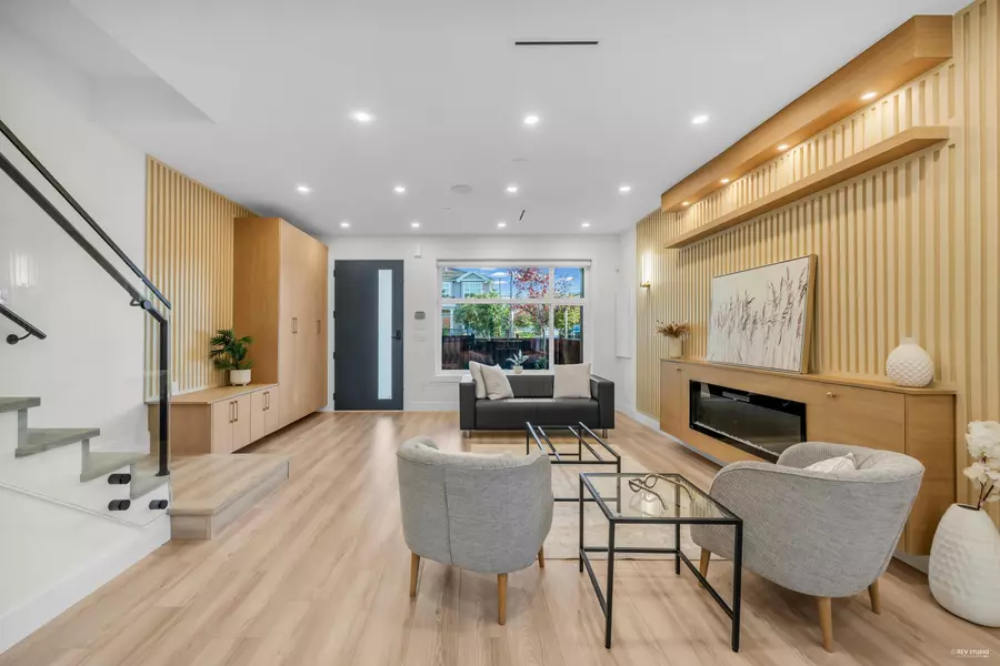 2705 E 3rd AVE #1, Vancouver, BC V5M 1H3