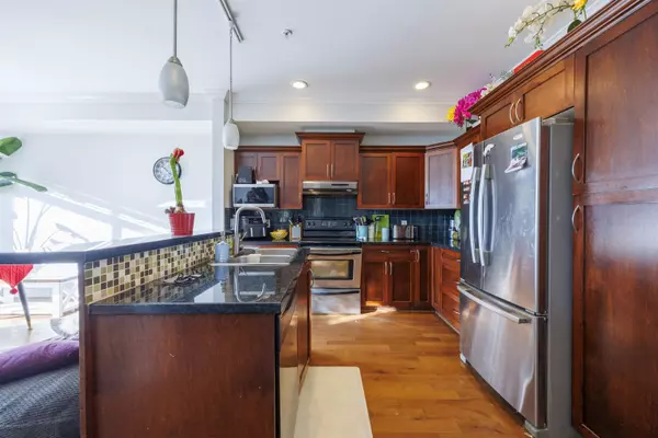 Maple Ridge, BC V2X 8W7,11282 Cottonwood DR #3