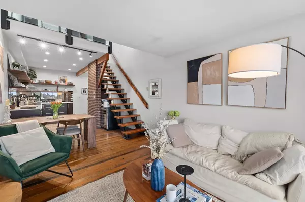 North Vancouver, BC V7M 1H8,251 W 4th ST #311