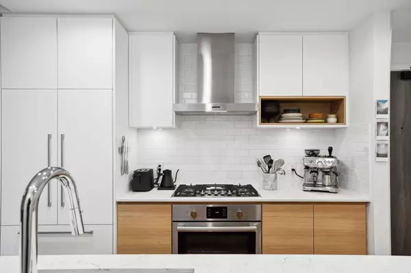 Port Moody, BC V3H 0M9,55 Klahanie DR #410