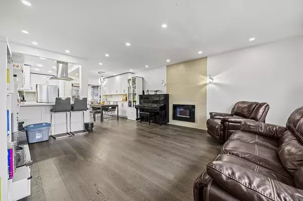 Vancouver, BC V5X 1H2,778 E 52nd AVE