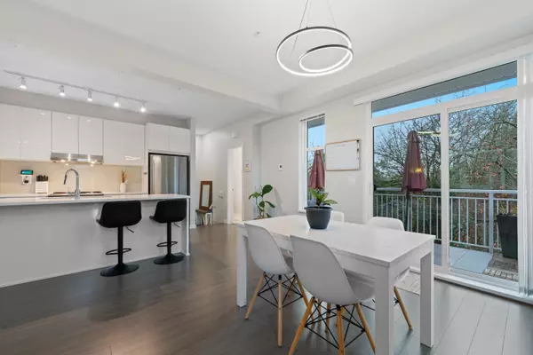 Maple Ridge, BC V2X 4K9,11295 Pazarena PL #1904