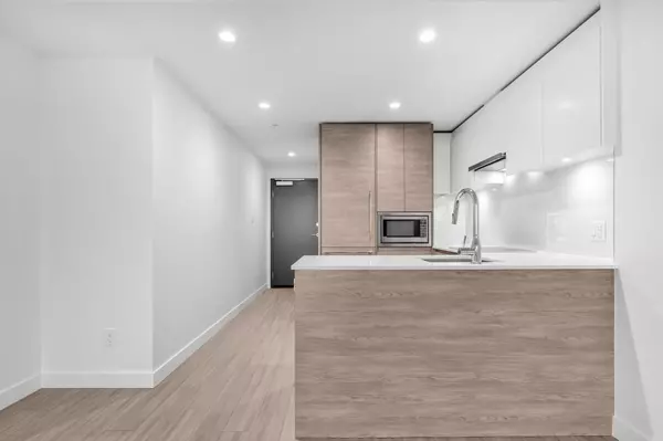 Surrey, BC V3T 0P7,13615 Fraser HWY #2702