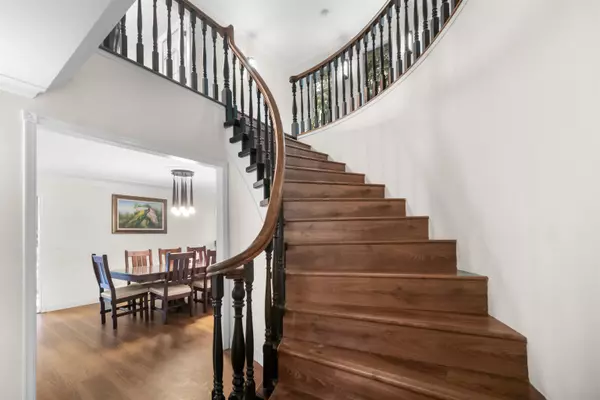 Surrey, BC V3X 2Z8,13866 56 AVE