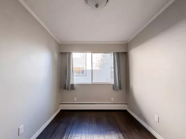 New Westminster, BC V3M 1Y2,910 Fifth AVE #211