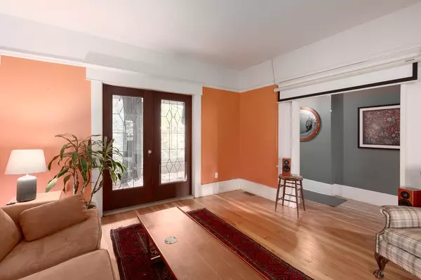 Vancouver, BC V5V 1C2,928 E 17th AVE