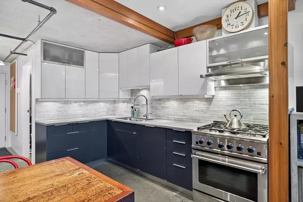 Vancouver, BC V6A 4H6,289 Alexander ST #403