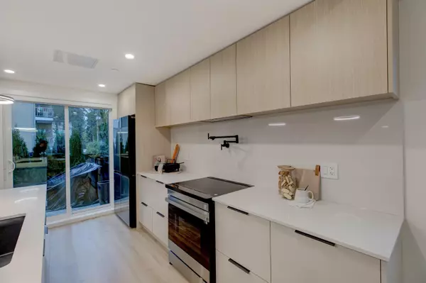 New Westminster, BC V3L 3L2,339 Keary ST #7