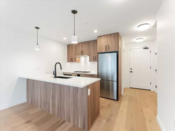 Vancouver, BC V6P 0M4,6859 Cambie ST #201