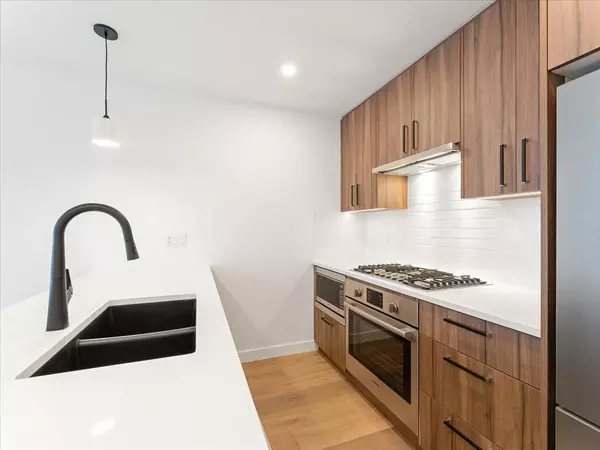 Vancouver, BC V6P 0M4,6859 Cambie ST #201