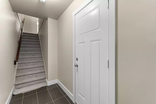 Surrey, BC V3R 7C6,15399 Guildford DR #80