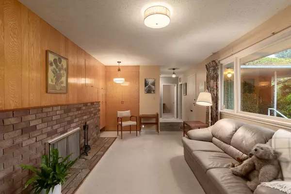 Burnaby, BC V5B 2L3,6390 Winch ST