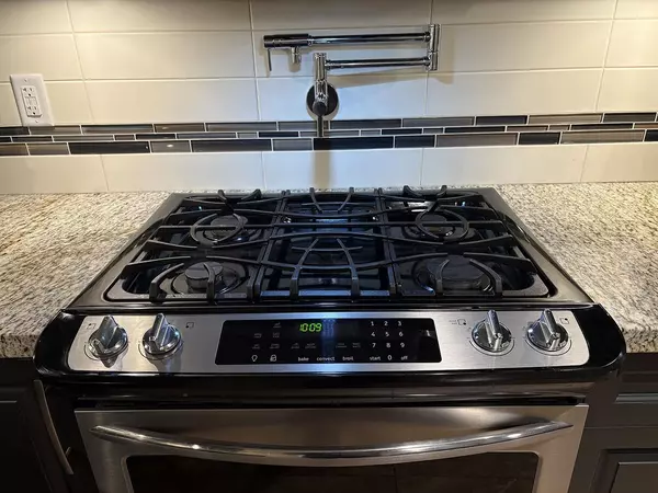 Langley, BC V2Y 0Y1,8218 207a ST #213B