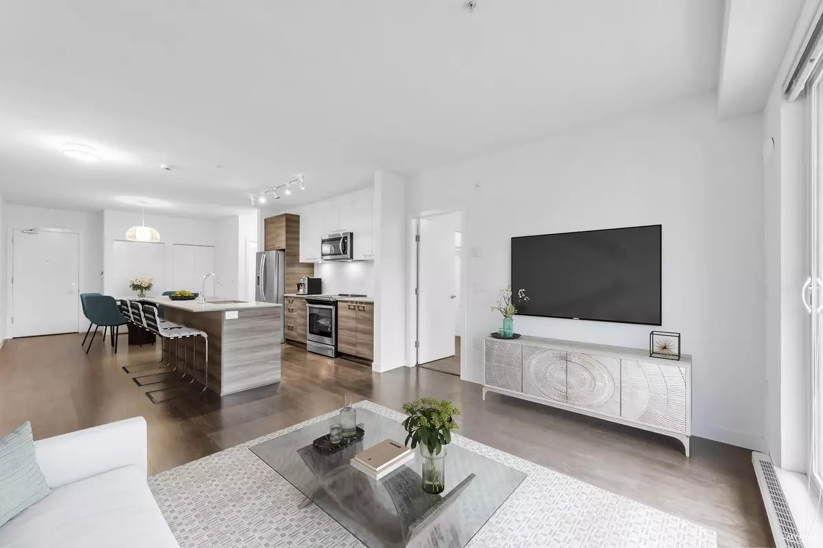 Surrey, BC V3T 0M7,10581 140 ST #308