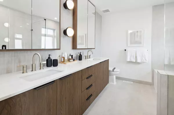 Coquitlam, BC V3E 3H2,3535 Highland DR #123