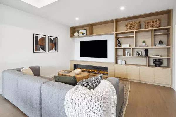 Coquitlam, BC V3E 3H2,3535 Highland DR #123