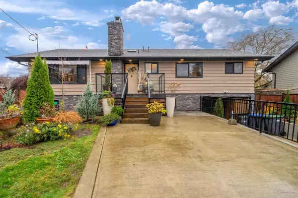 922 Seacrest CT, Port Moody, BC V3H 1K5