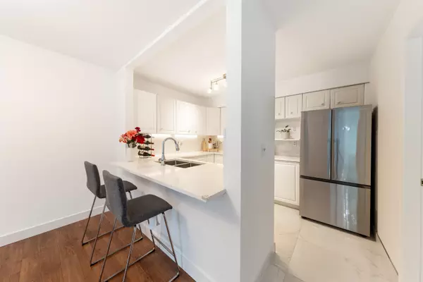 Burnaby, BC V3N 4X7,7520 18th ST #40