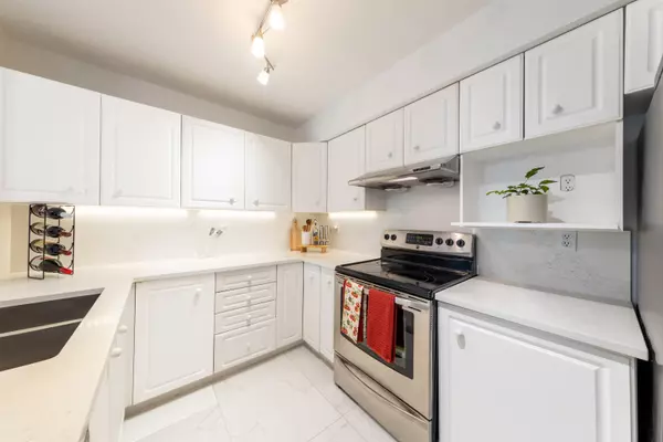 Burnaby, BC V3N 4X7,7520 18th ST #40