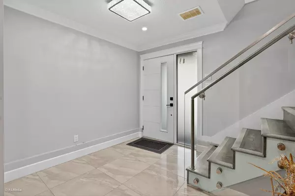 Delta, BC V4K 4B4,4652 46a ST